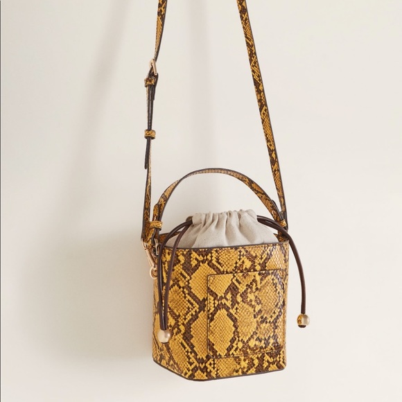 Mango Faux leather bucket bag bloggers fav - Picture 6 of 8